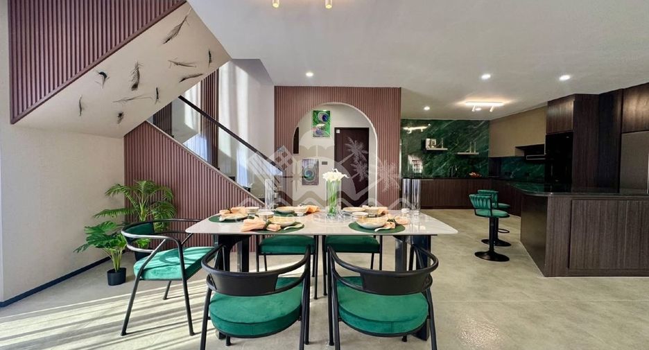 For sale 5 ベッドルーム house in East Pattaya, Pattaya