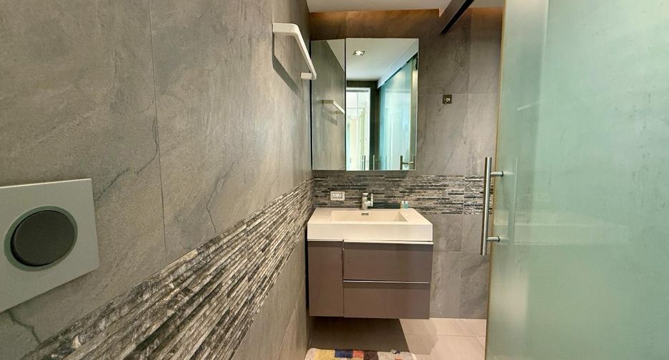 For sale studio condo in Pratumnak, Pattaya