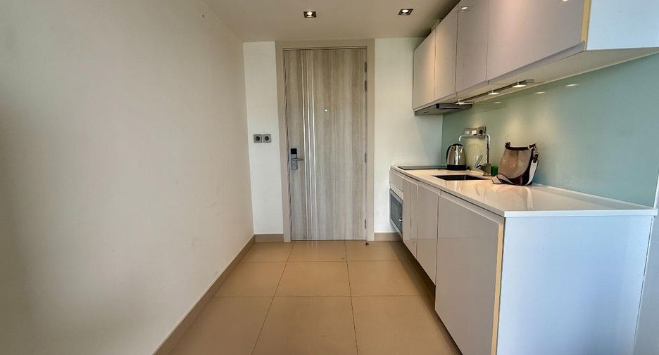 For sale studio condo in Pratumnak, Pattaya