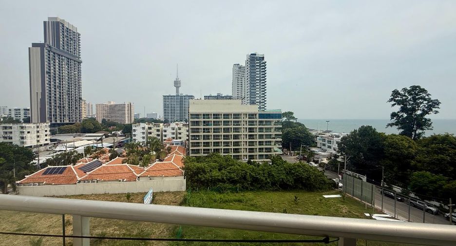 For sale studio condo in Pratumnak, Pattaya