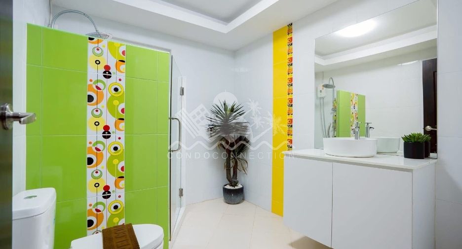 For sale 4 bedrooms house in Jomtien, Pattaya