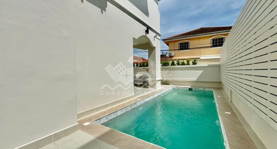 For sale 4 bedrooms house in North Pattaya, Pattaya