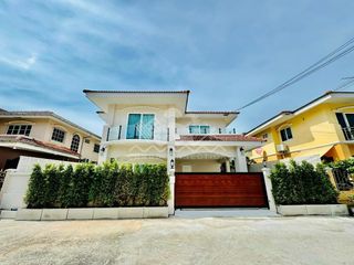 Haus zum Kauf mit 4 Zimmer in Bang Lamung, Chonburi