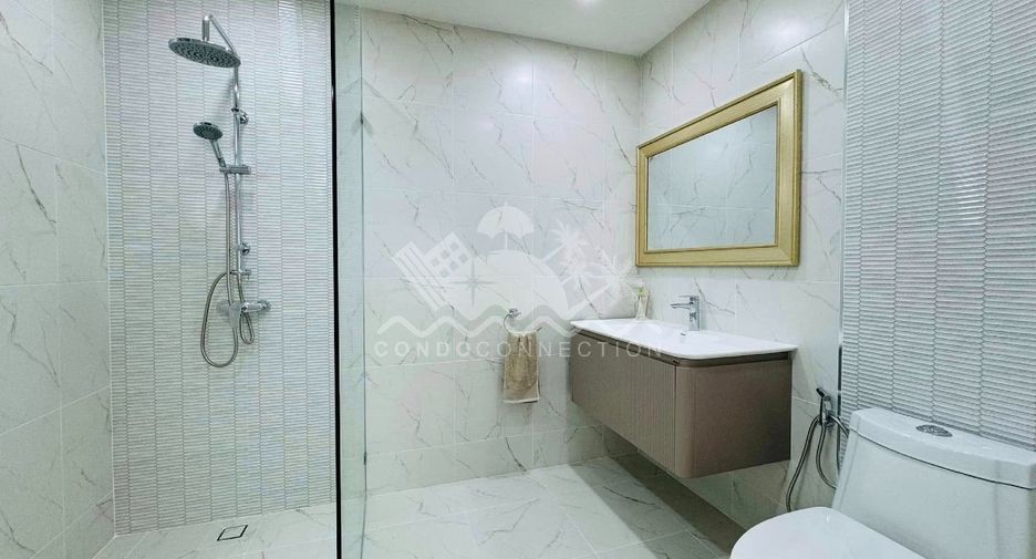 For sale 4 bedrooms house in North Pattaya, Pattaya