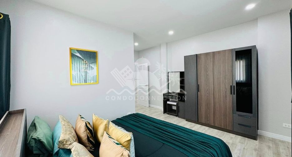 For sale 4 bedrooms house in North Pattaya, Pattaya