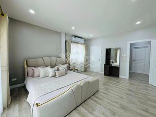 Haus zum Kauf mit 4 Zimmer in Bang Lamung, Chonburi