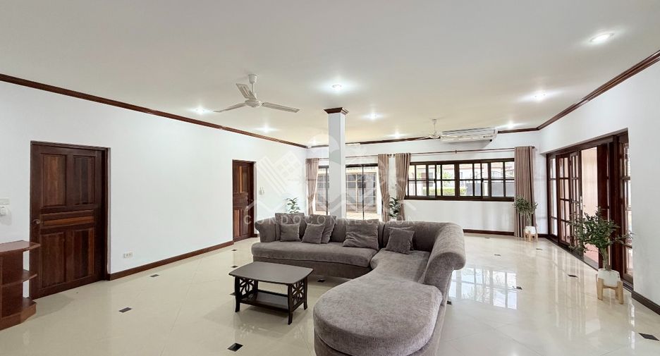 For rent 5 bedrooms house in Bang Lamung, Chonburi