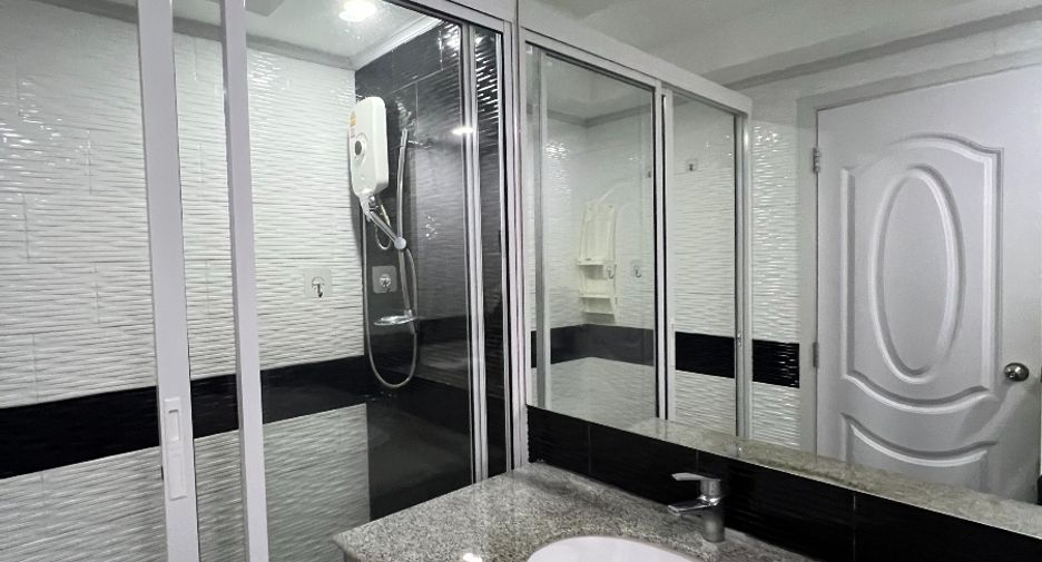 For sale 1 bed condo in Pratumnak, Pattaya