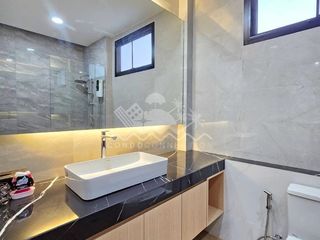 Haus zum Kauf mit 4 Zimmer in Bang Lamung, Chonburi