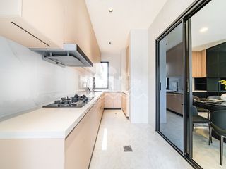 Casa en venta de 5 habitaciones en Bang Lamung, Chonburi
