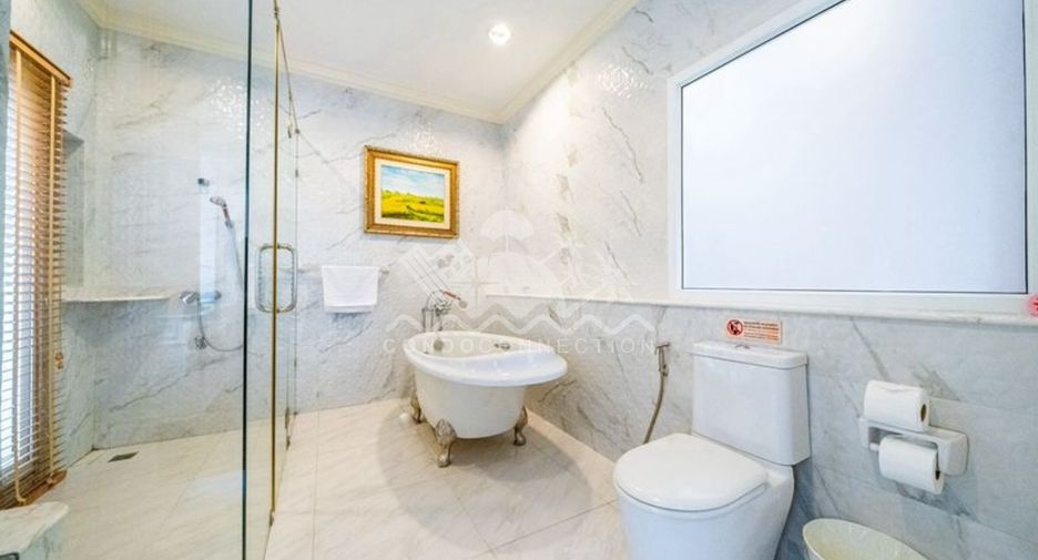 For sale 4 ベッドルーム house in East Pattaya, Pattaya