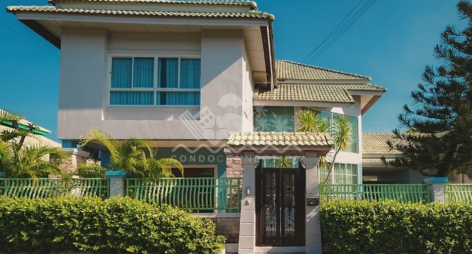 For rent 4 bedrooms house in East Pattaya, Pattaya