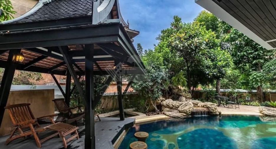 For sale 4 bedrooms house in Jomtien, Pattaya