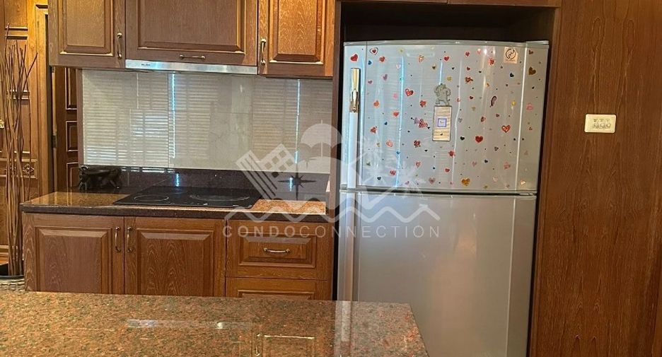 For sale 2 bedrooms condo in Pratumnak, Pattaya