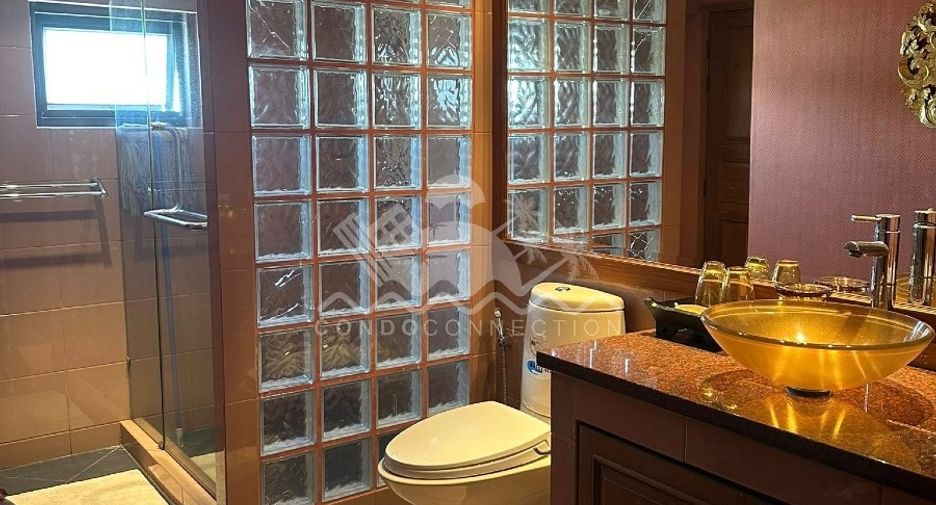 For sale 2 bedrooms condo in Pratumnak, Pattaya