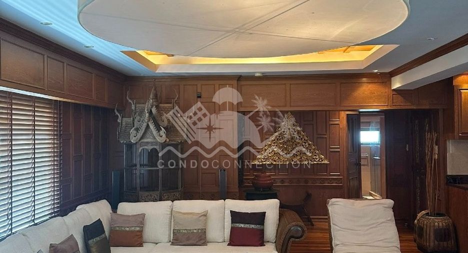 For sale 2 bedrooms condo in Pratumnak, Pattaya