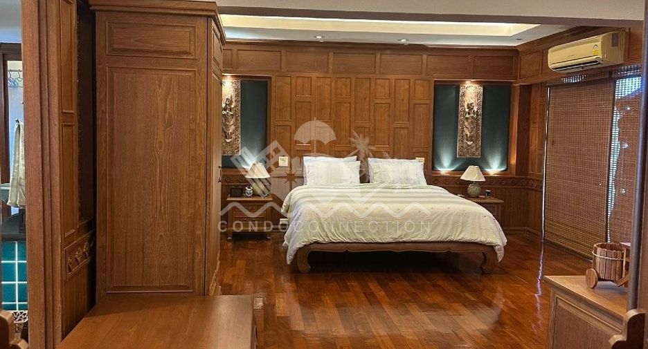 For sale 2 bedrooms condo in Pratumnak, Pattaya