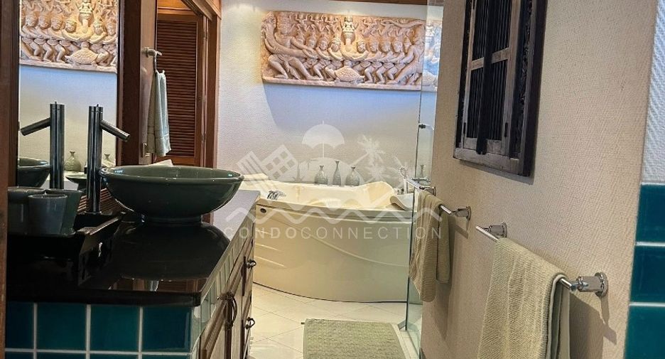 For sale 2 bedrooms condo in Pratumnak, Pattaya