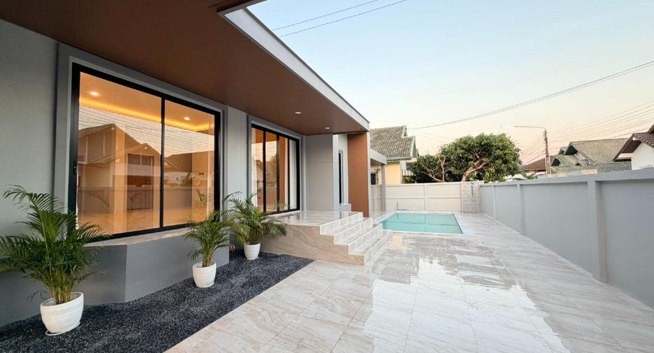 For sale 4 bedrooms house in East Pattaya, Pattaya