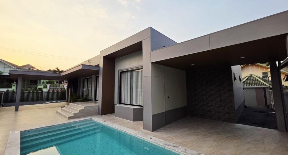 For sale 4 bedrooms house in East Pattaya, Pattaya