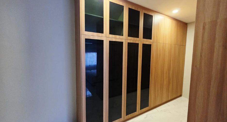 For sale 4 bedrooms house in East Pattaya, Pattaya
