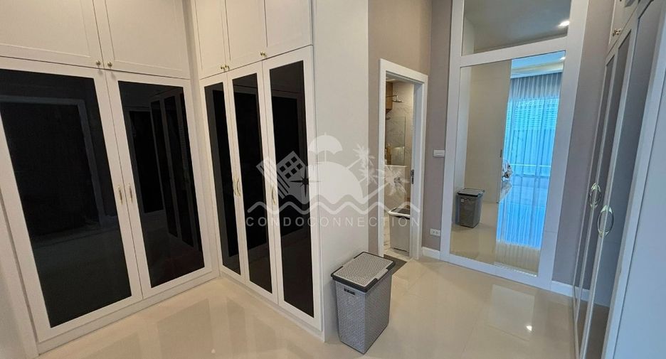 For sale 3 bedrooms house in Huay Yai, Pattaya