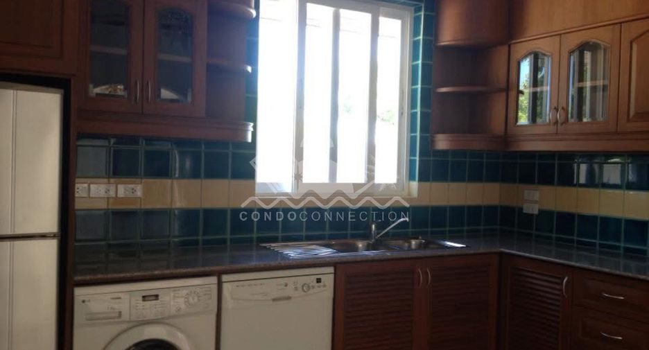 Haus zur Miete mit 3 Zimmer in Bang Lamung, Chonburi