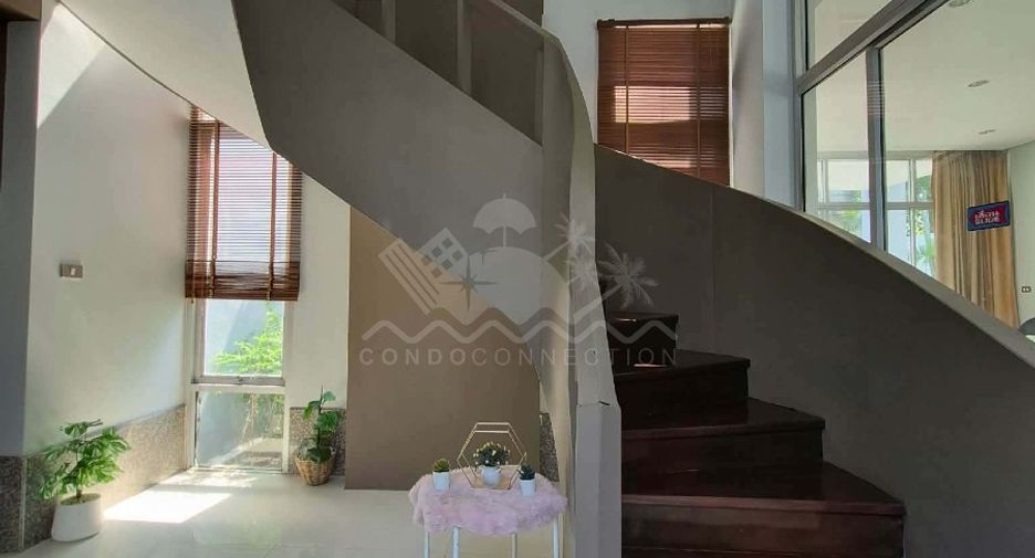 For sale and for rent 4 bedrooms house in Sattahip, Chonburi