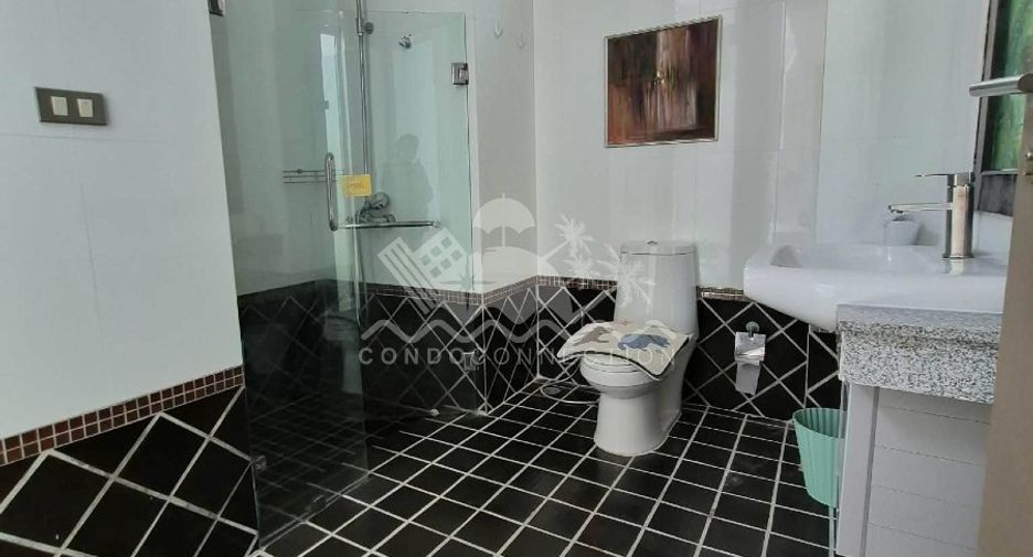 For sale and for rent 4 bedrooms house in Sattahip, Chonburi