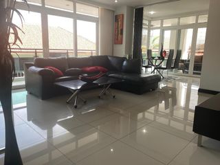 Condo en venta de 2 habitaciones en Bang Saray, Pattaya