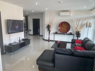 Condo en venta de 2 habitaciones en Bang Saray, Pattaya