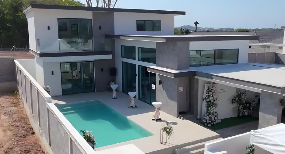 Haus zum Kauf mit 4 Zimmer in East Pattaya, Pattaya