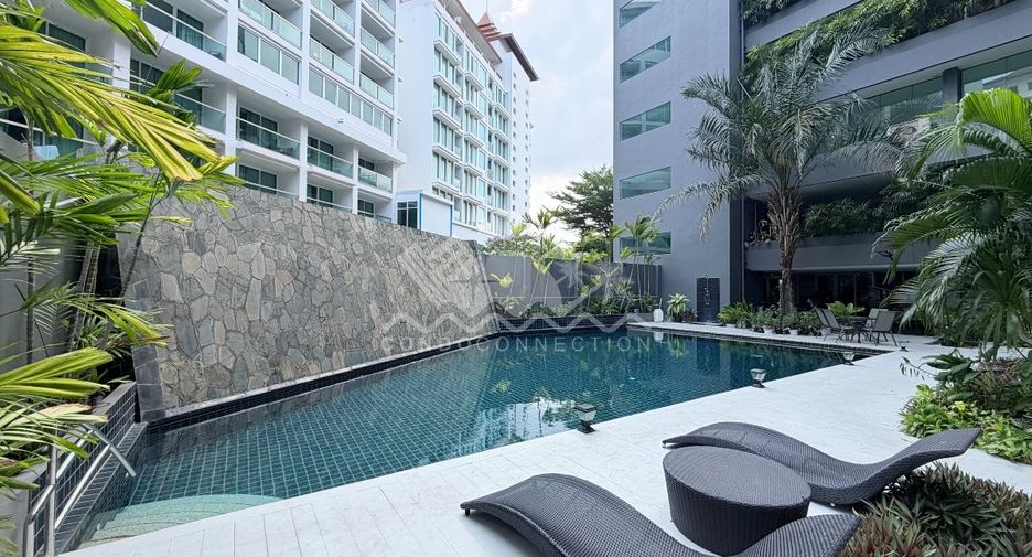 For sale そして for rent 3 ベッドルーム condo in Pratumnak, Pattaya