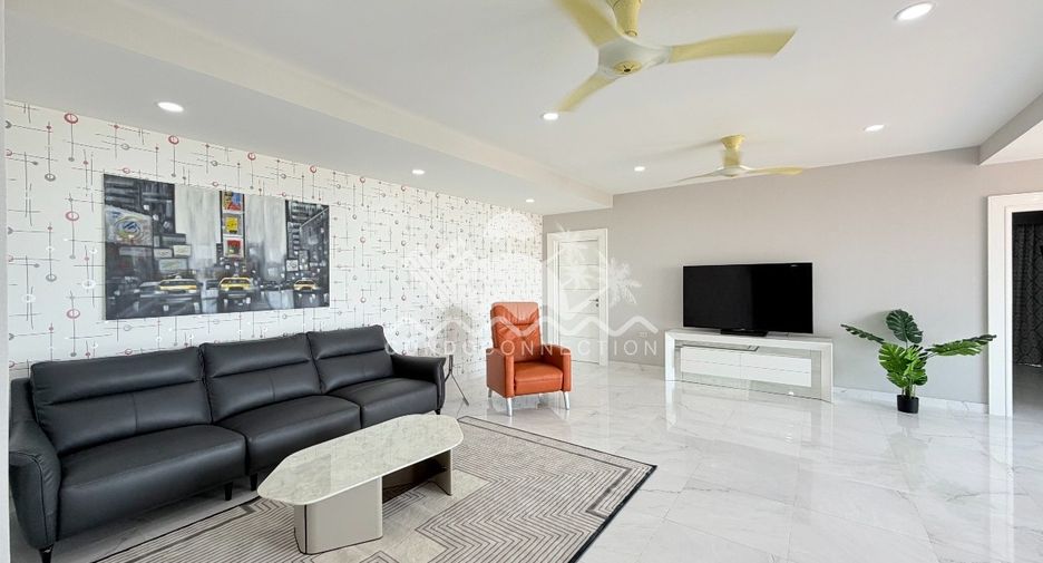 For sale そして for rent 3 ベッドルーム condo in Pratumnak, Pattaya