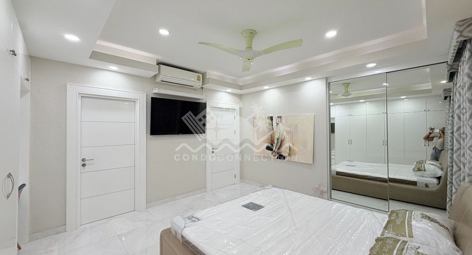 For sale そして for rent 3 ベッドルーム condo in Pratumnak, Pattaya