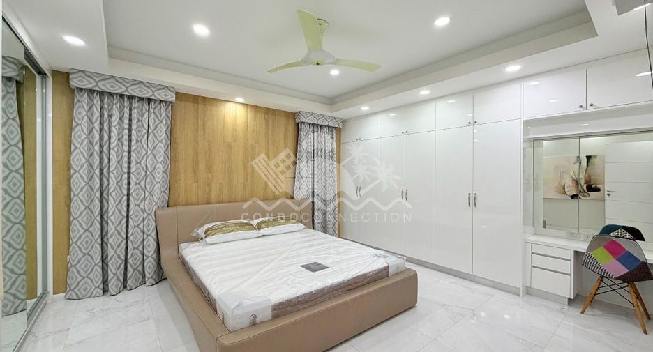 For sale そして for rent 3 ベッドルーム condo in Pratumnak, Pattaya
