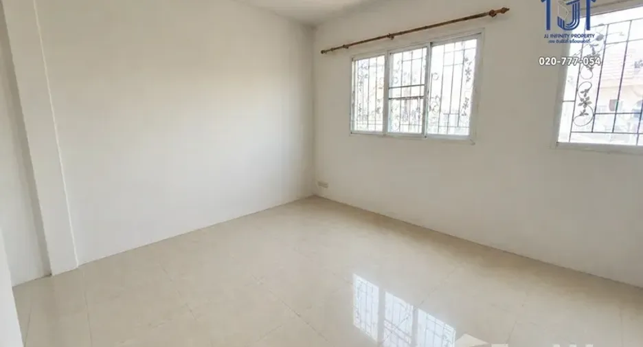 For sale 2 bedrooms townhouse in Thanyaburi, Pathum Thani