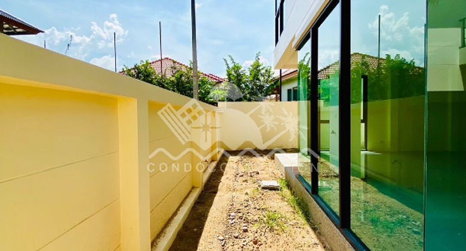 For sale 3 bedrooms house in East Pattaya, Pattaya