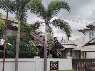 Casa en alquiler de 3 habitaciones en Bang Lamung, Chonburi