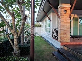 Casa en alquiler de 3 habitaciones en Bang Lamung, Chonburi