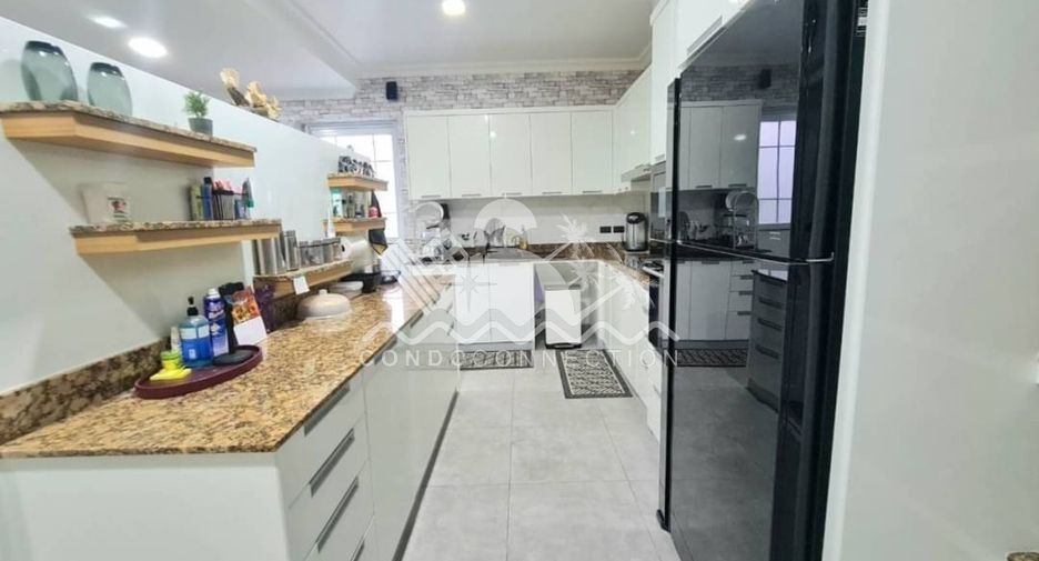 Casa en venta de 4 habitaciones en Huay Yai, Pattaya
