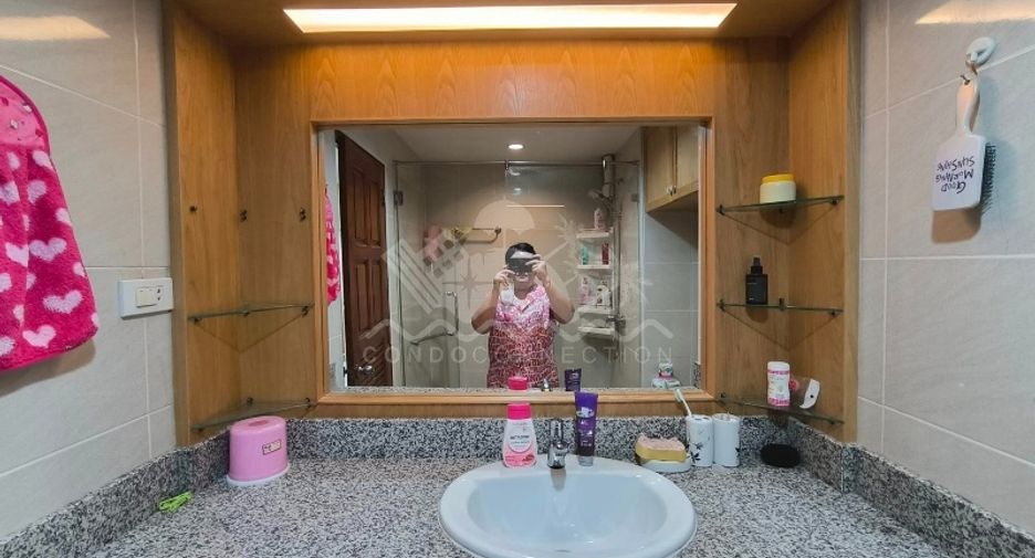 For sale 1 bed condo 