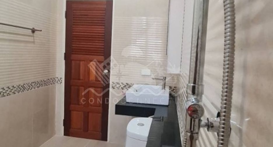 For sale 3 bedrooms house in East Pattaya, Pattaya