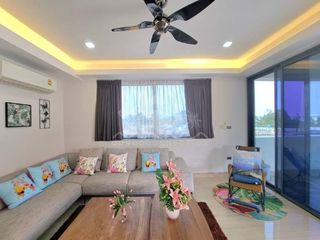 Casa en venta de 7 habitaciones en Bang Lamung, Chonburi