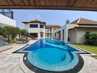 Casa en venta de 7 habitaciones en Bang Lamung, Chonburi