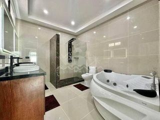 À vendre 5 chambres maison à Bang Lamung, Chonburi
