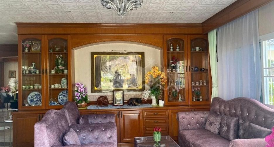 Haus zum Kauf mit 5 Zimmer in East Pattaya, Pattaya