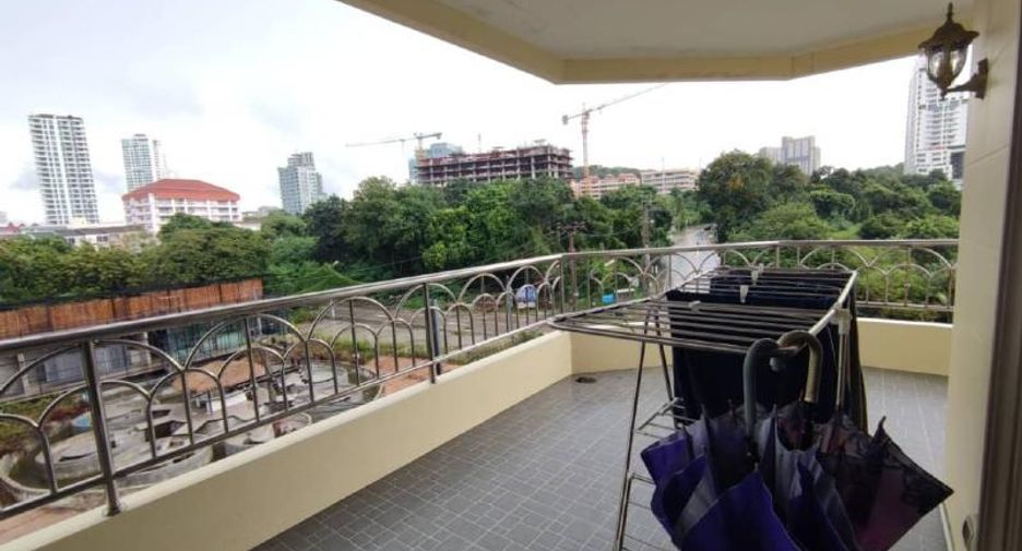 For sale 3 bedrooms condo in Pratumnak, Pattaya