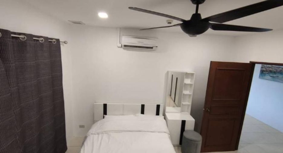 For sale 3 bedrooms condo in Pratumnak, Pattaya