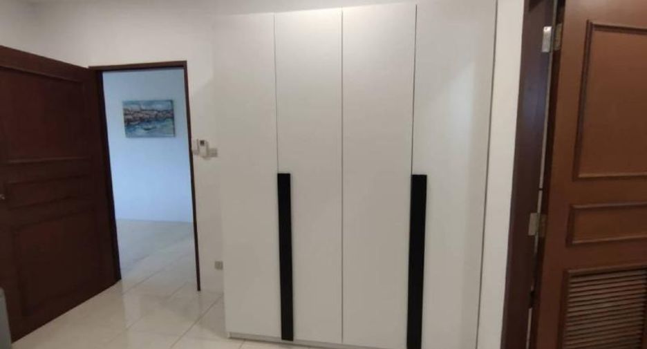 For sale 3 bedrooms condo in Pratumnak, Pattaya